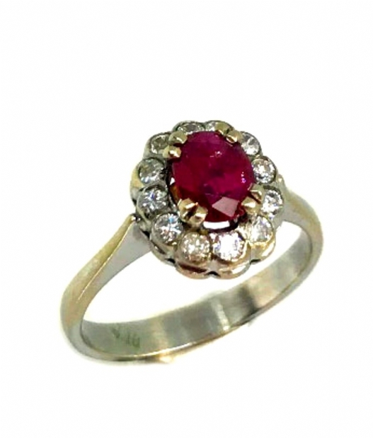 Ροζέτα δαχτυλίδι με οβαλ φυσικό ρουμπίνι και διαμάντια