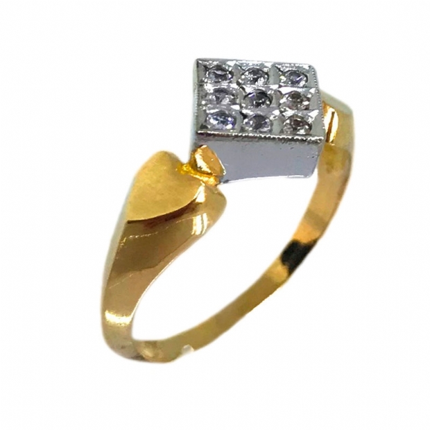 18Κ yellow gold ring with heart patterns and diamonds