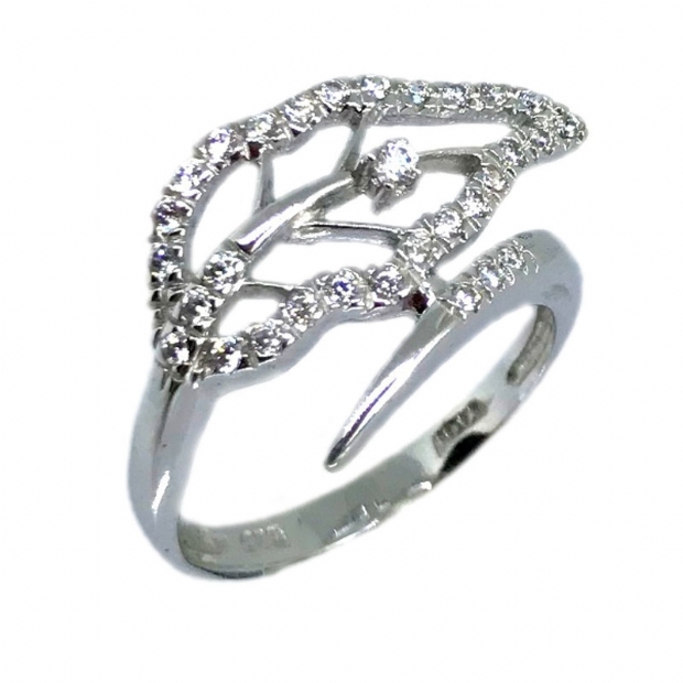 14K white gold ring with leaf pattern and set with round colourless cubic zirconium 